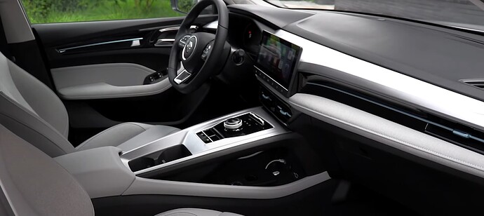 MG5 Electric Innenraum Hellgrau