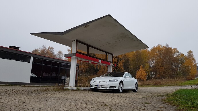 An der Tanke.jpg