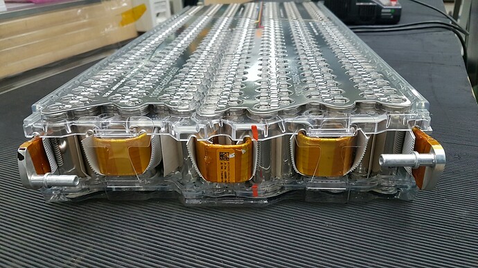 Battery_Pack_Kühlanschluss.jpg