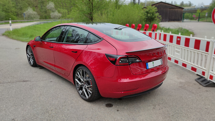 Tesla_Model3_performance_refresh_Eibach_Borbet_Felgen_Federn_sw_heckansicht