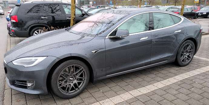 Tesla2-Felgen-min.jpg