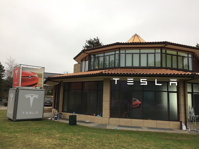 TeslaStore_Gruenwald_Ansicht_SW.jpg