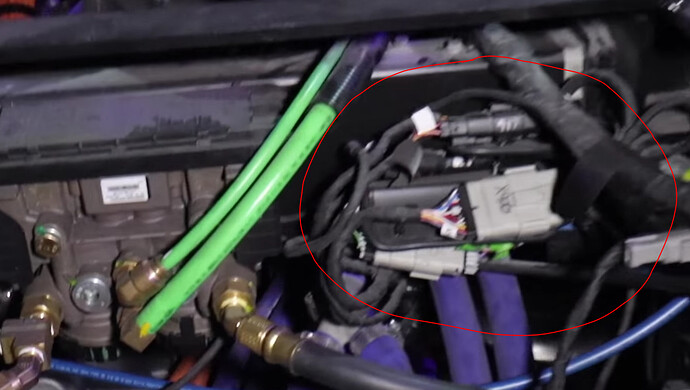 Tesla Semi Stecker 1.PNG.jpg