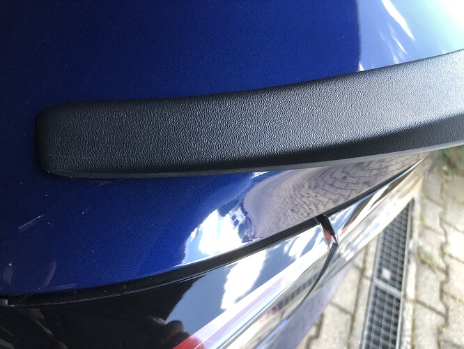 M3-Maxton-Heckspoiler-Detail-links-oben.JPG
