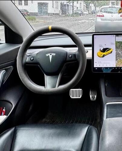 tesla universal bezug