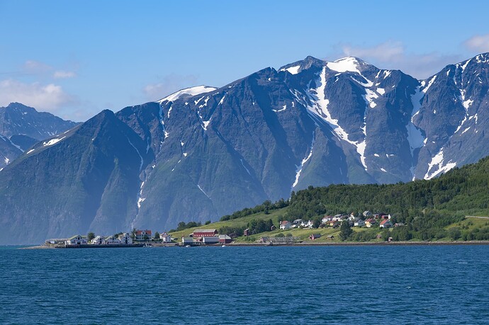 Hamnes und die Lyngenalpen