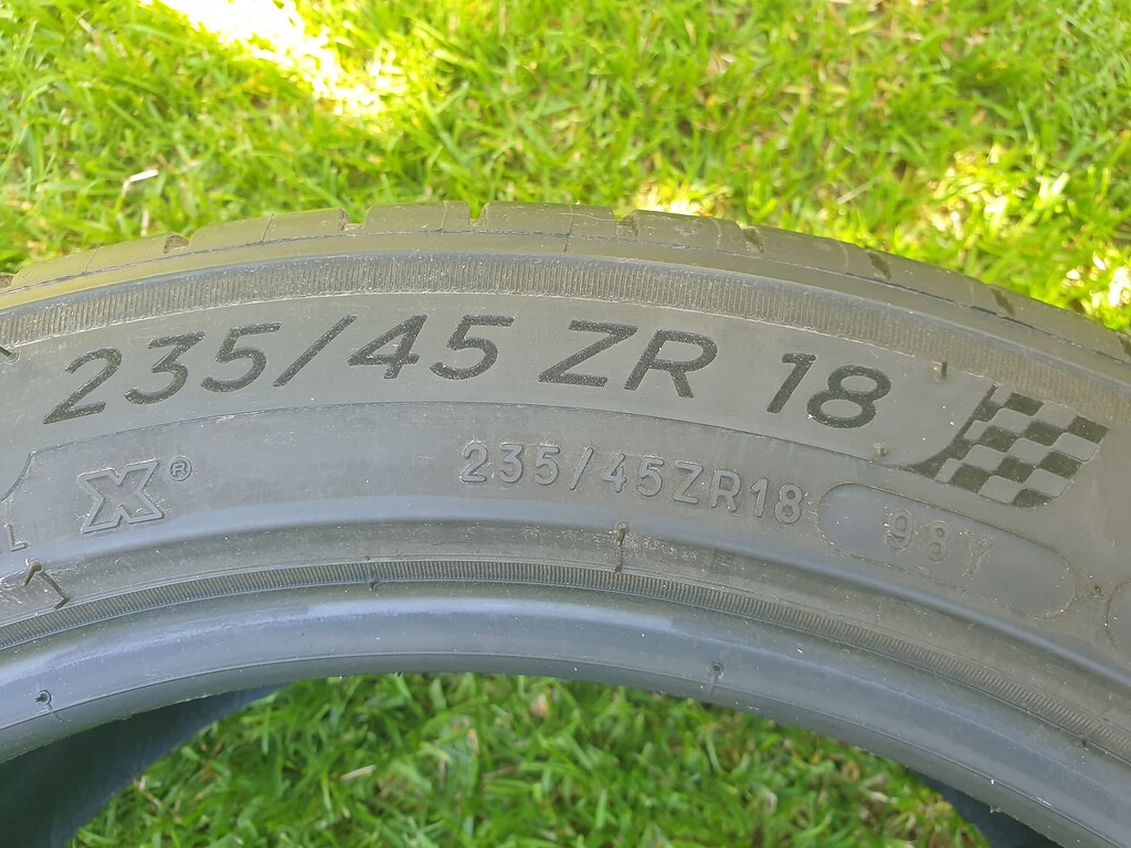 Gomme estive LINGLONG 235/45 YR18 TL 98Y LL GREENMAX XL 25/24