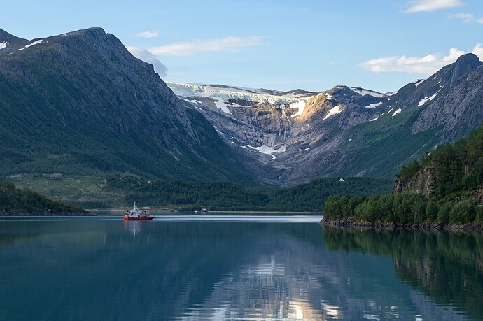 Holandfjord und Svartisen