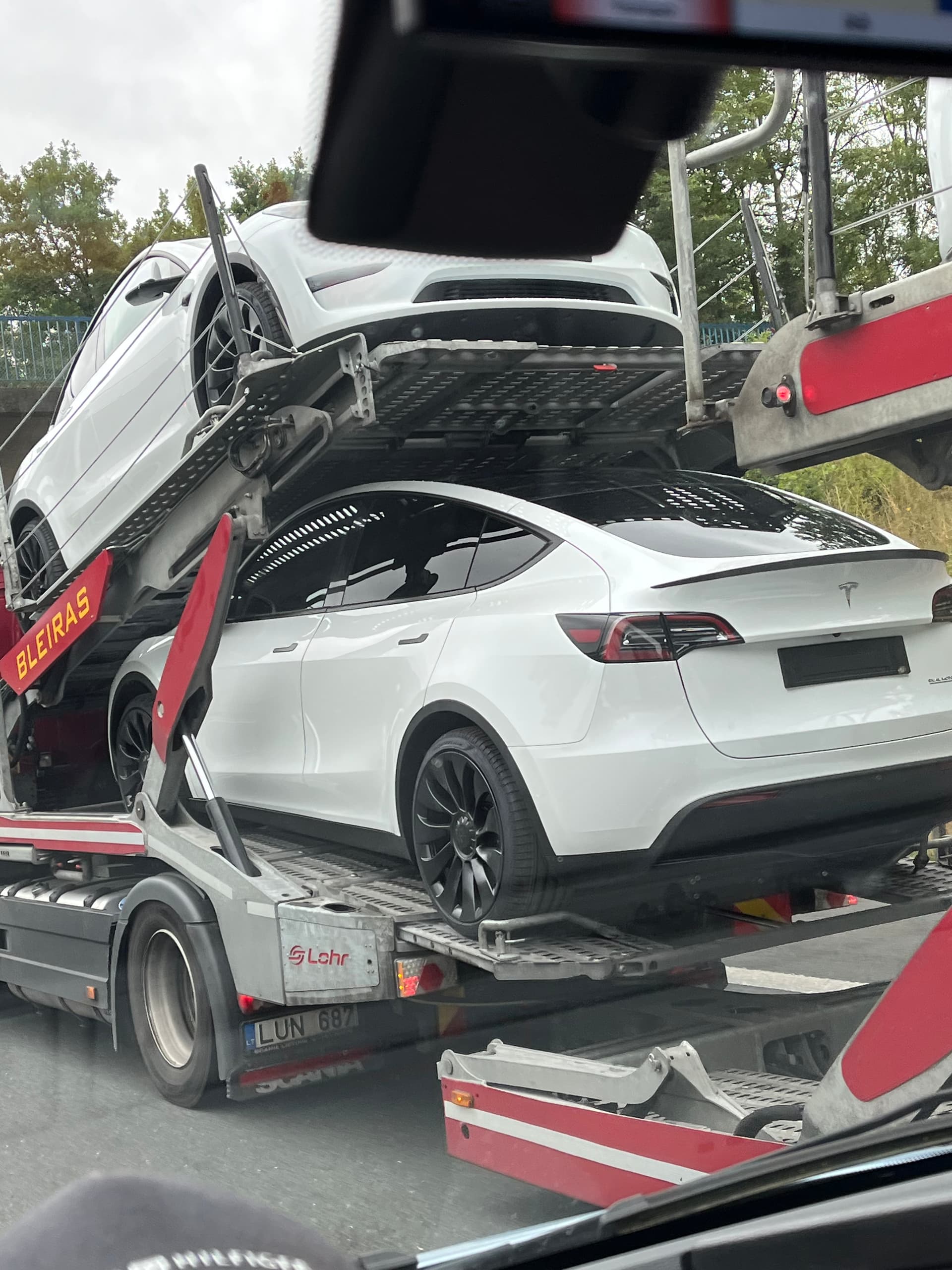 Tesla Model Y Auslieferung