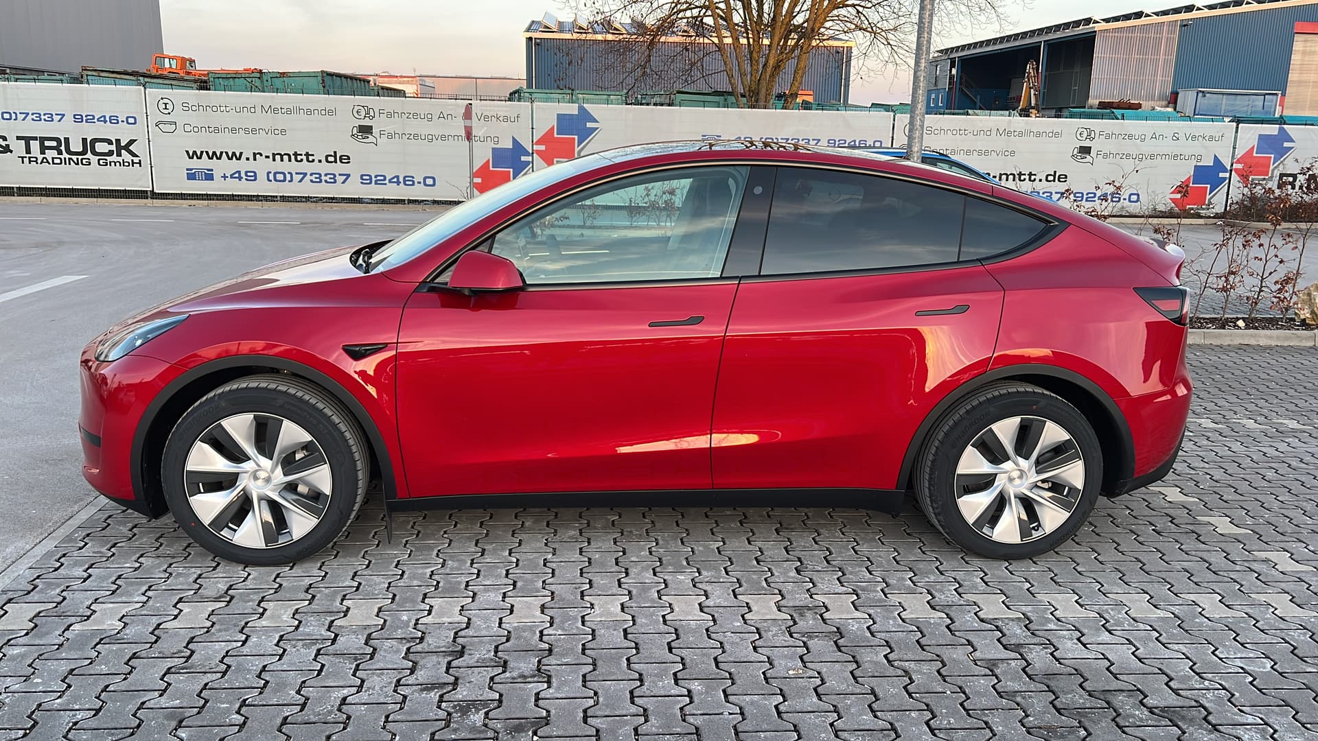 Tesla Model Y Auslieferung