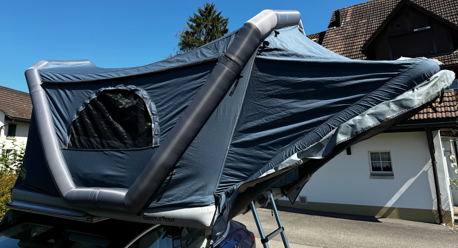 Biete] GentleTent GT Roof 2022 Auto Dachzelt fr 2-3 Personen, 31KG -  Marktplatz - TFF Forum - Tesla Fahrer & Freunde