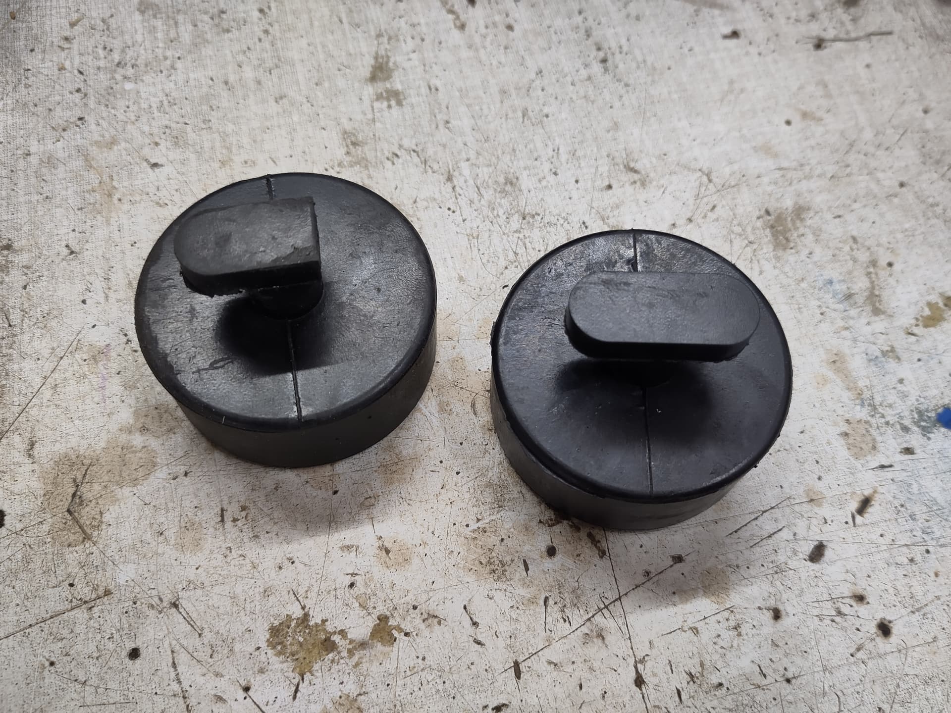 Produktbild von Tesla Model Y Heberpad TESSI Wagenheber Pads Für Tesla Model Y (BYD Batterie) – 4 Stück | Made In Germany, Bis 3 Tonnen Belastbar BYD Akku Schutz